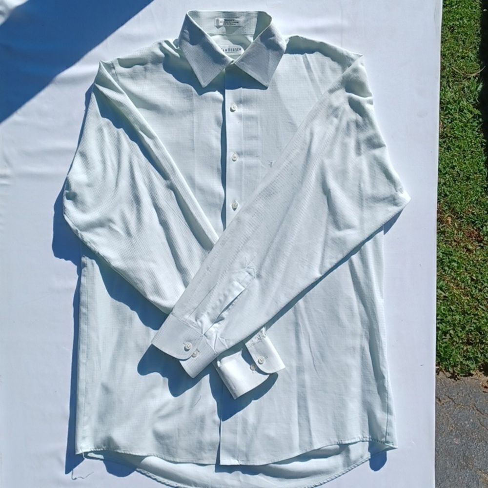 Van Heusen button up - Picture 3 of 3